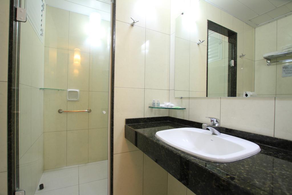 Hotel Confiance Prime Batel Curitiba Zimmer foto